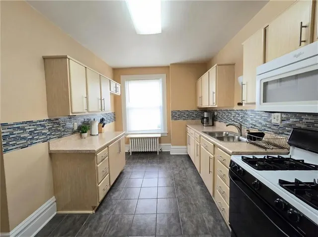 $2,000 | 224 South Pacific Avenue, Unit 1, Pittsburgh, PA 15224