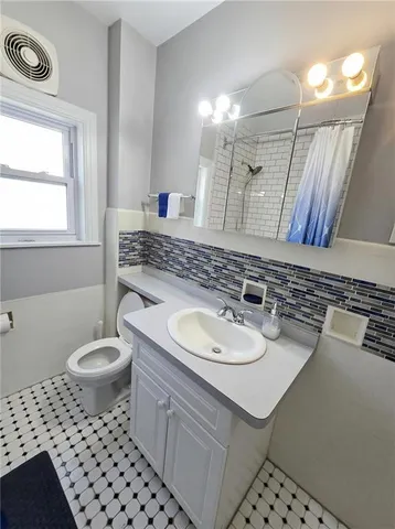 $2,000 | 224 South Pacific Avenue, Unit 1, Pittsburgh, PA 15224