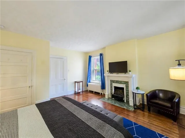 $2,000 | 224 South Pacific Avenue, Unit 1, Pittsburgh, PA 15224