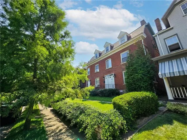 $2,000 | 224 South Pacific Avenue, Unit 1, Pittsburgh, PA 15224