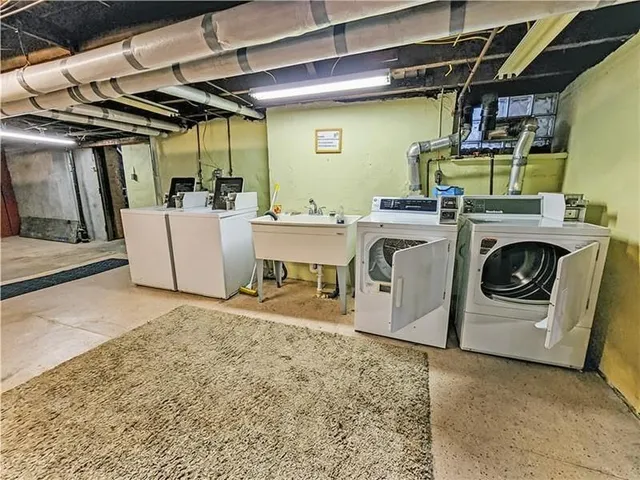 $2,000 | 224 South Pacific Avenue, Unit 1, Pittsburgh, PA 15224