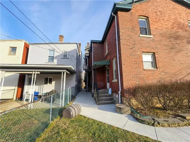 $2,000 | 224 South Pacific Avenue, Unit 1, Pittsburgh, PA 15224