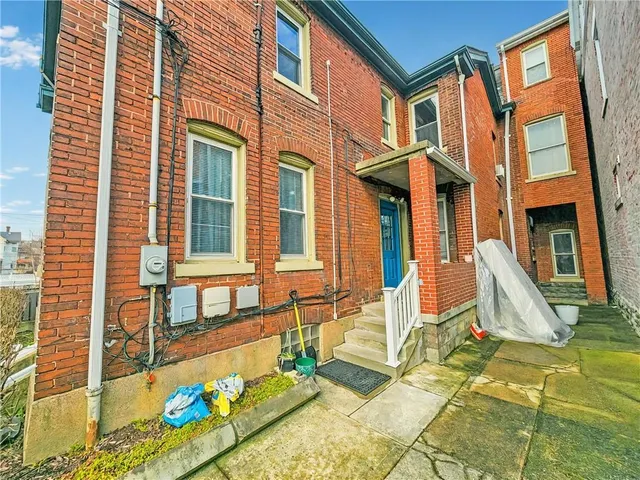 $2,000 | 224 South Pacific Avenue, Unit 1, Pittsburgh, PA 15224