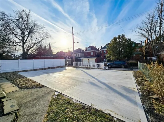 $2,000 | 224 South Pacific Avenue, Unit 1, Pittsburgh, PA 15224