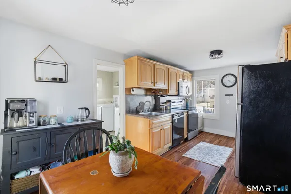 $319,900 | 687 East Street South, Suffield, CT 06078