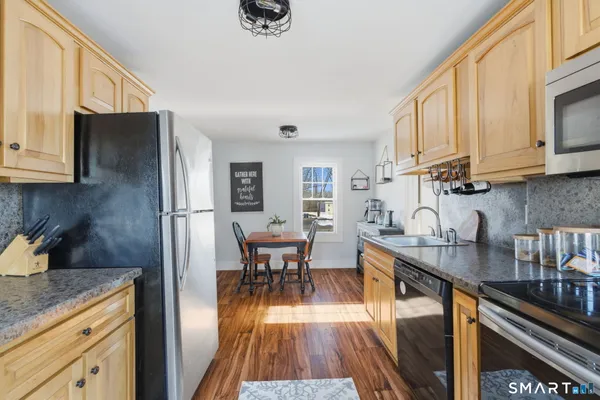 $319,900 | 687 East Street South, Suffield, CT 06078