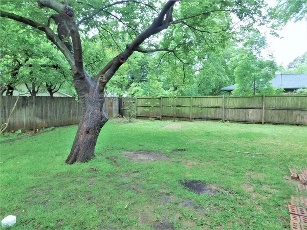 $2,350 | 126 Bluebonnet Drive, Highland Village, TX 75077
