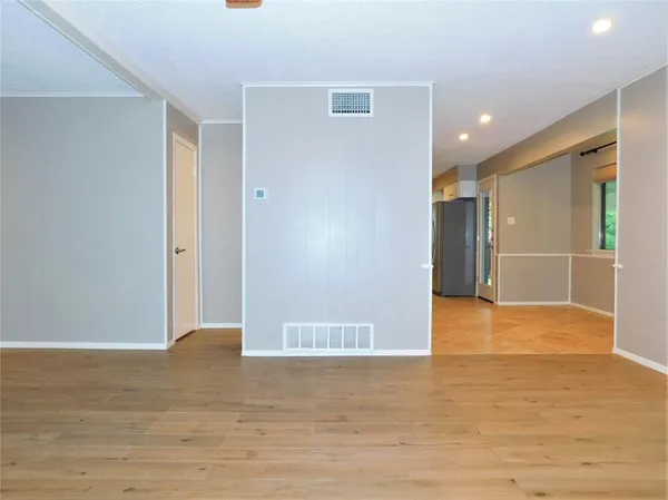 $2,350 | 126 Bluebonnet Drive, Highland Village, TX 75077