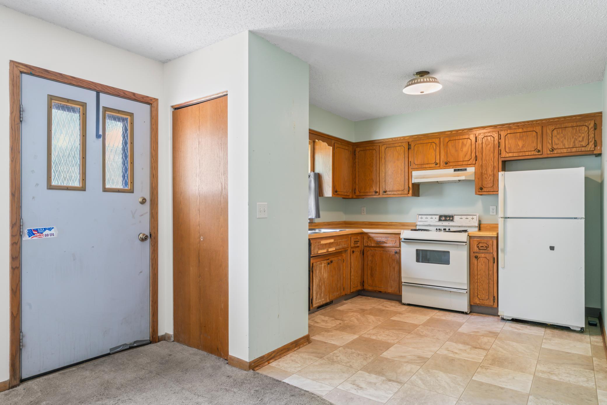 2018 42nd Street Northwest Rochester, MN 55901 - Photo 4 of 18
