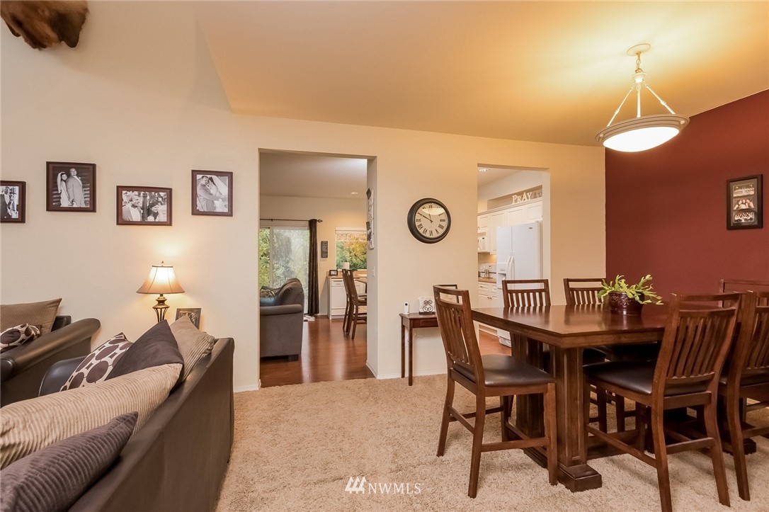 512 South 46th Place Renton, WA 98055 - Photo 5 of 18