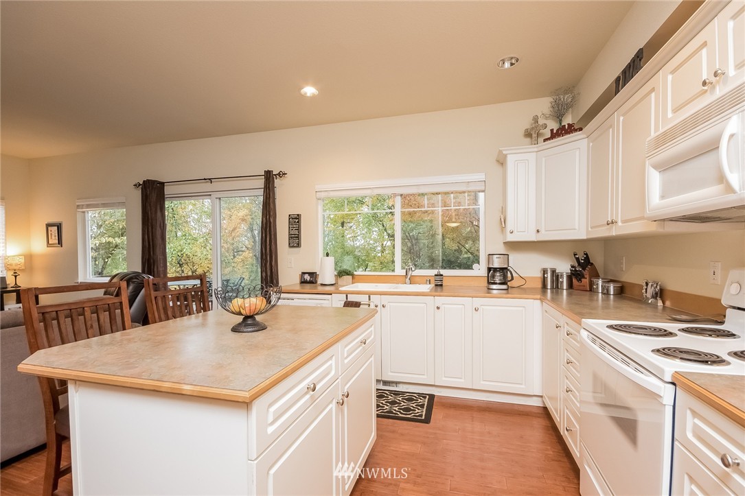 512 South 46th Place Renton, WA 98055 - Photo 7 of 18