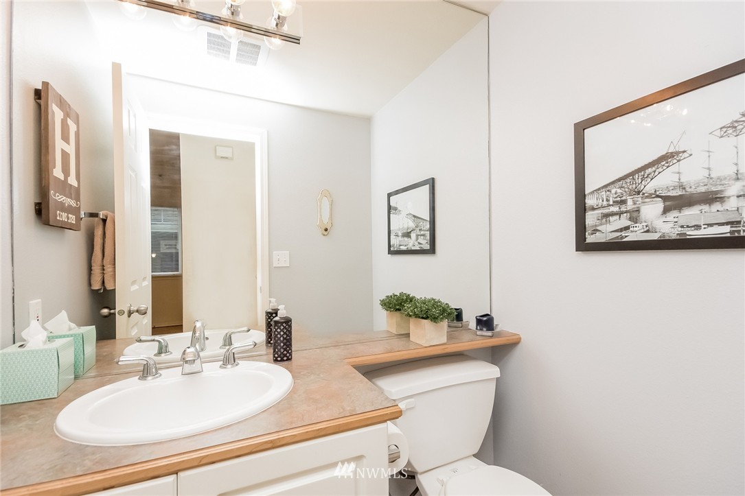 512 South 46th Place Renton, WA 98055 - Photo 9 of 18