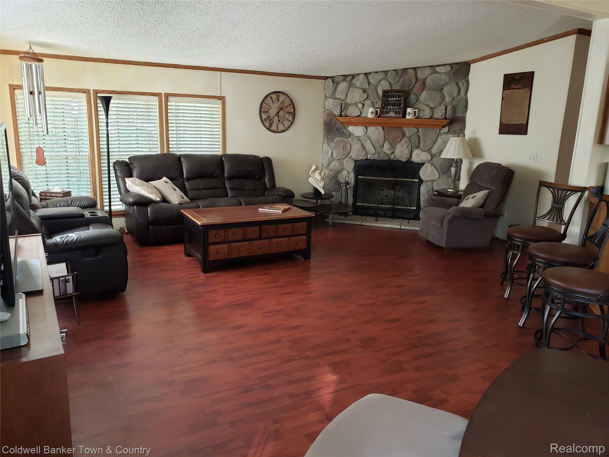 11375 Inner Drive Pinckney, MI 48169 - Photo 18 of 19 Open Floor Plan