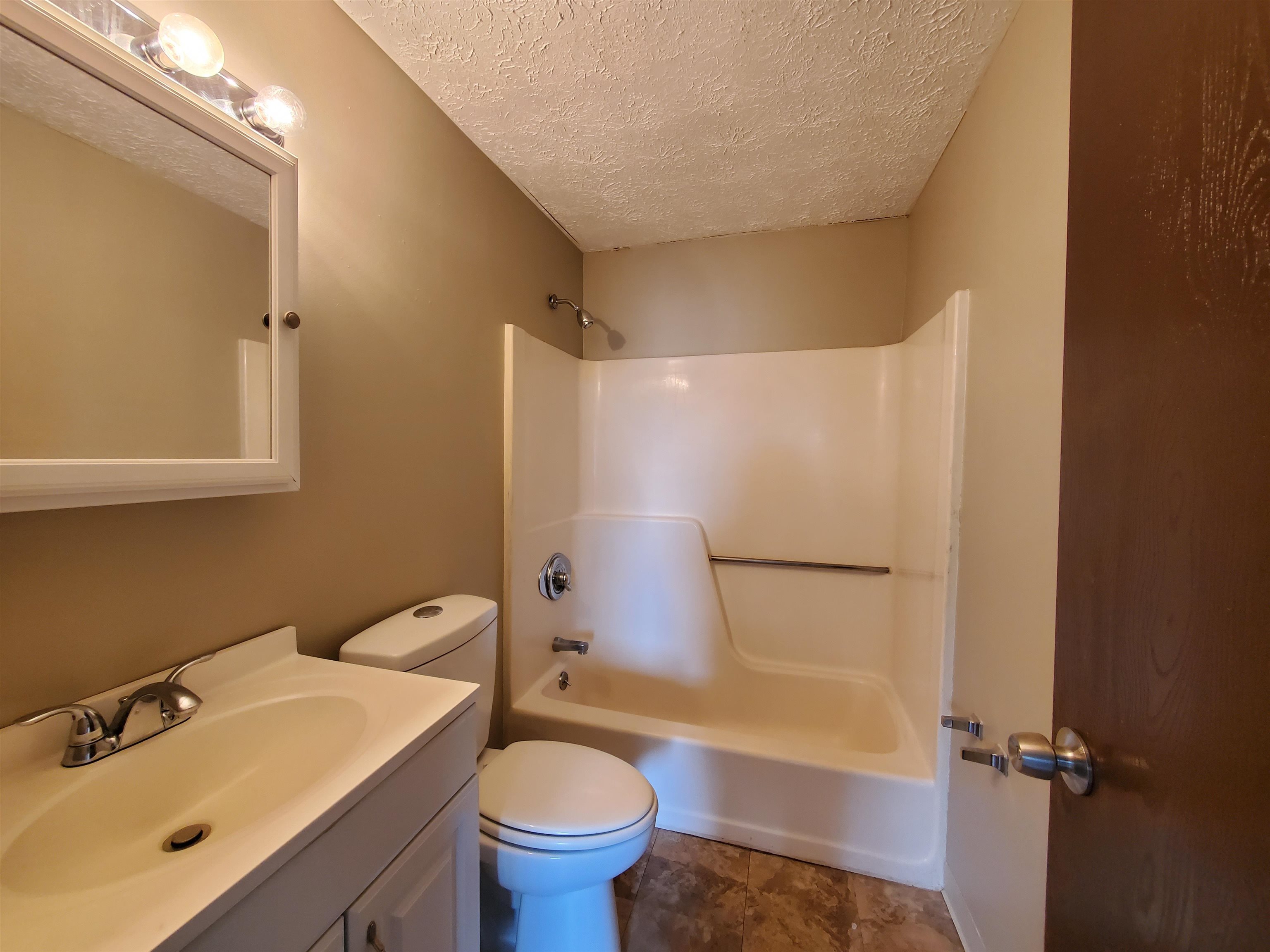 75 Log Street, Unit 3E Manchester, NH 03102 - Photo 6 of 6 Gallery Image 6