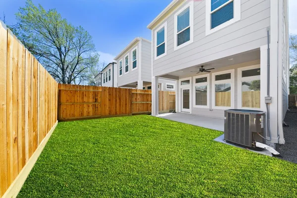 $4,700 | 1127 East 23rd Street, Houston, TX 77009