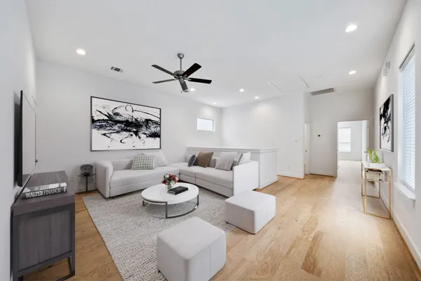 $4,700 | 1127 East 23rd Street, Houston, TX 77009