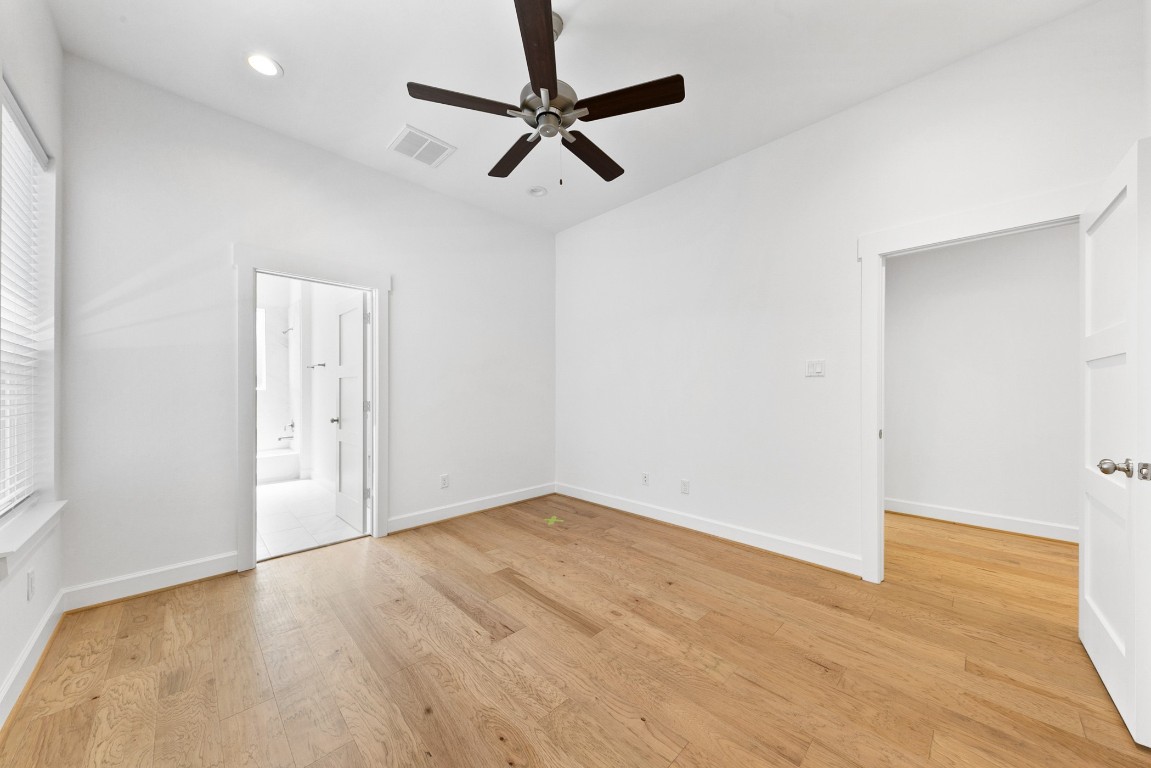 1127 East 23rd Street Houston, TX 77009 - Photo 25 of 29 Secondary Bedrooms