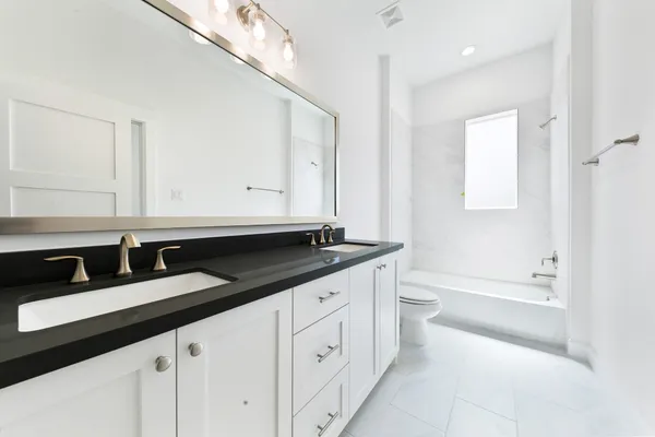 $4,700 | 1127 East 23rd Street, Houston, TX 77009