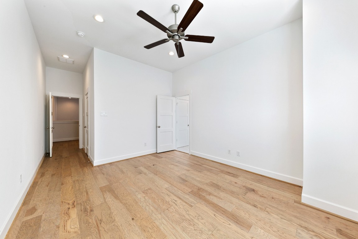 1127 East 23rd Street Houston, TX 77009 - Photo 28 of 29 Secondary Bedrooms
