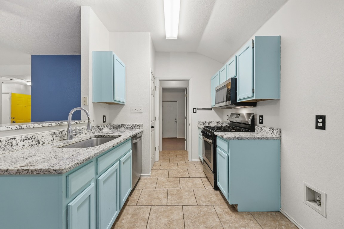 125 Blue Ridge Trail Elgin, TX 78621 - Photo 12 of 27