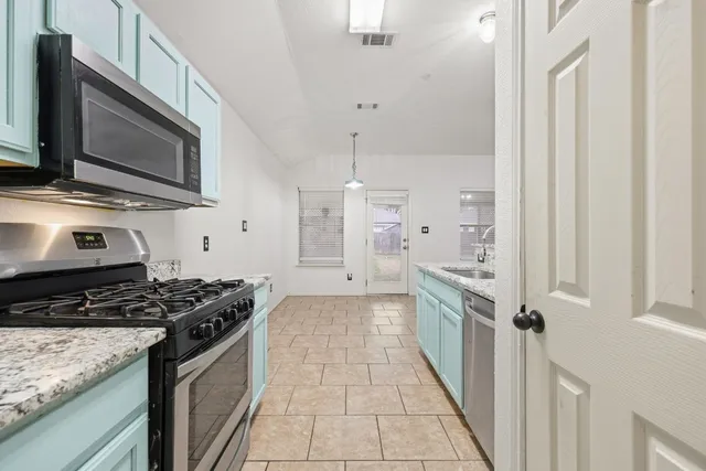 $245,000 | 125 Blue Ridge Trail, Elgin, TX 78621