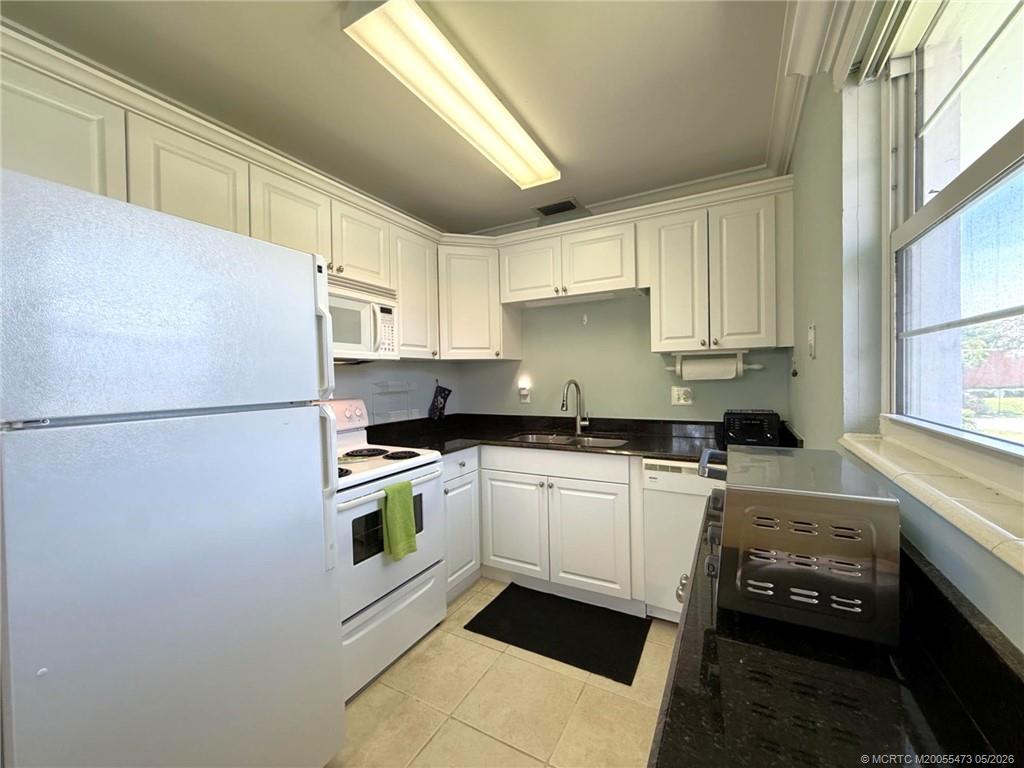 2600 Southeast Ocean Boulevard, Unit F12 Stuart, FL 34996 - Photo 4 of 40