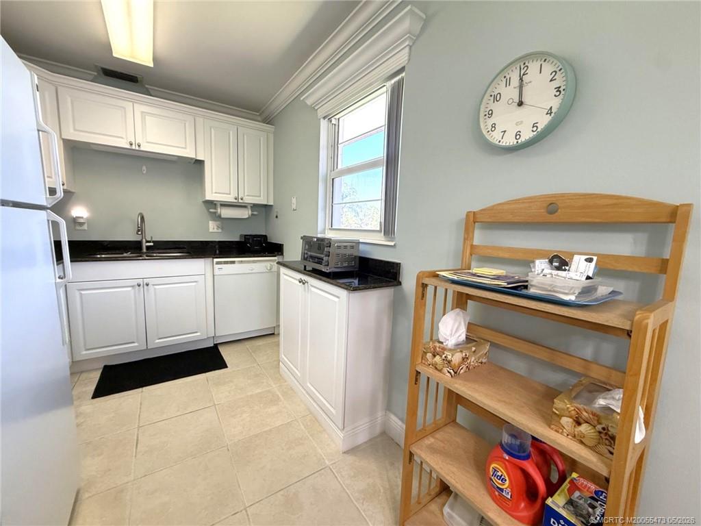 2600 Southeast Ocean Boulevard, Unit F12 Stuart, FL 34996 - Photo 5 of 40