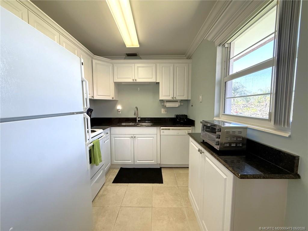 2600 Southeast Ocean Boulevard, Unit F12 Stuart, FL 34996 - Photo 6 of 40