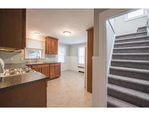 23 Grandview Street Springfield, MA 01118 - Photo 7 of 32