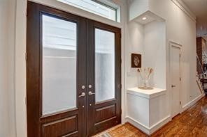 5407 Jackson Street Houston, TX 77004 - Photo 5 of 24 Spacious foyer with beautiful details.