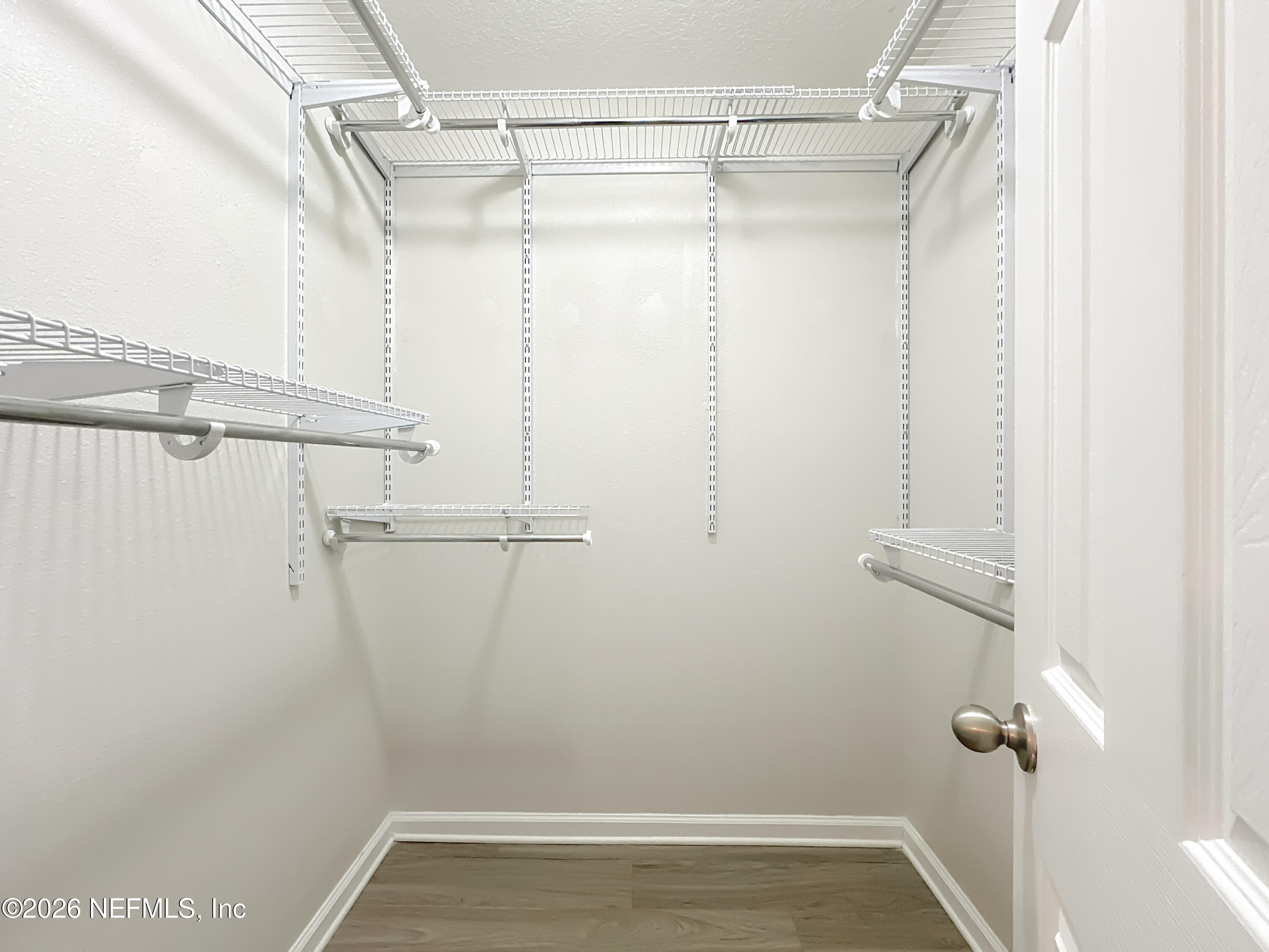 9487 Thorn Glen Road Jacksonville, FL 32208 - Photo 11 of 19 a view of a small room