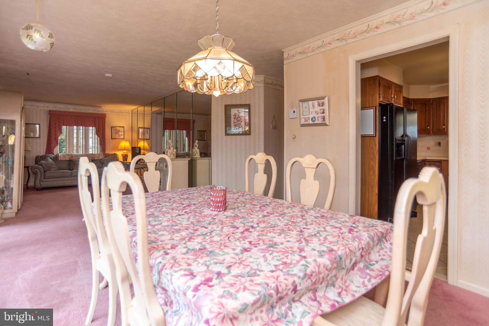 67 Hollow Road Levittown, PA 19056 - Photo 8 of 37 Gallery Image 8