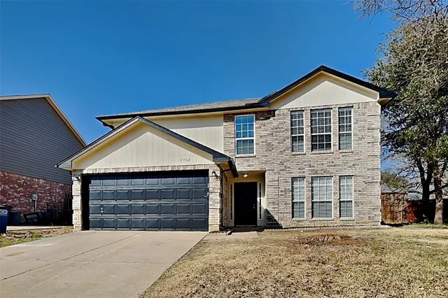 $2,575 | 2702 Yellowstone Park Lane, Corinth, TX 76210