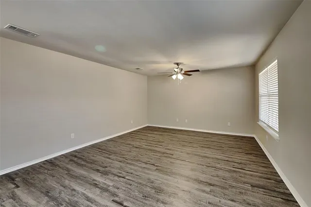 $2,575 | 2702 Yellowstone Park Lane, Corinth, TX 76210