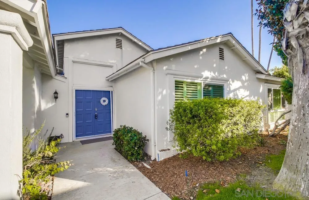 10 GingerTree Lane Coronado, CA 92118 - Photo 8 of 68 a front view of a house with garden