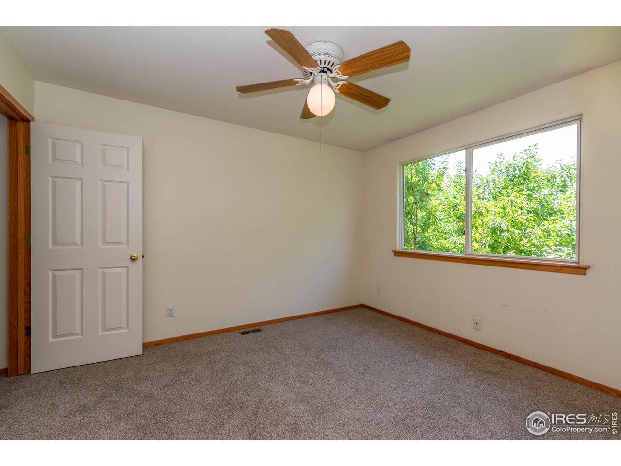 1907 Red Cloud Road Longmont, CO 80504 - Photo 20 of 31 Guest bedroom