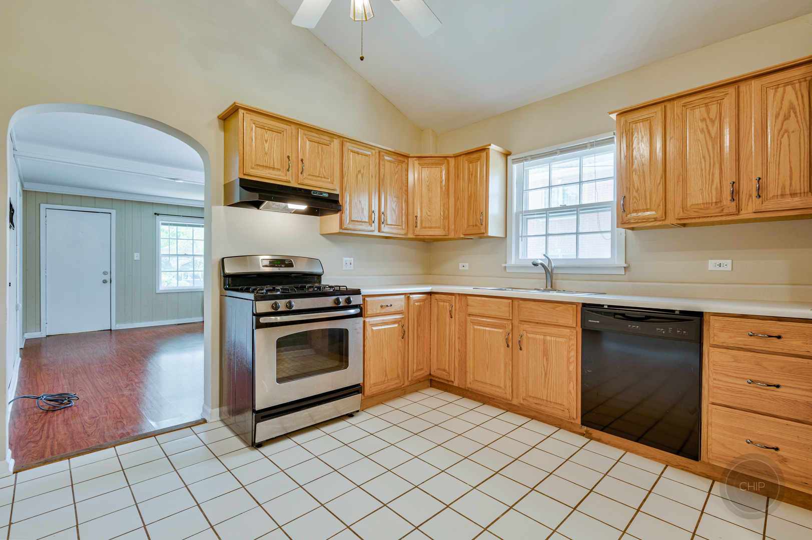 6010 Belmont Road Downers Grove, IL 60516 - Photo 7 of 24