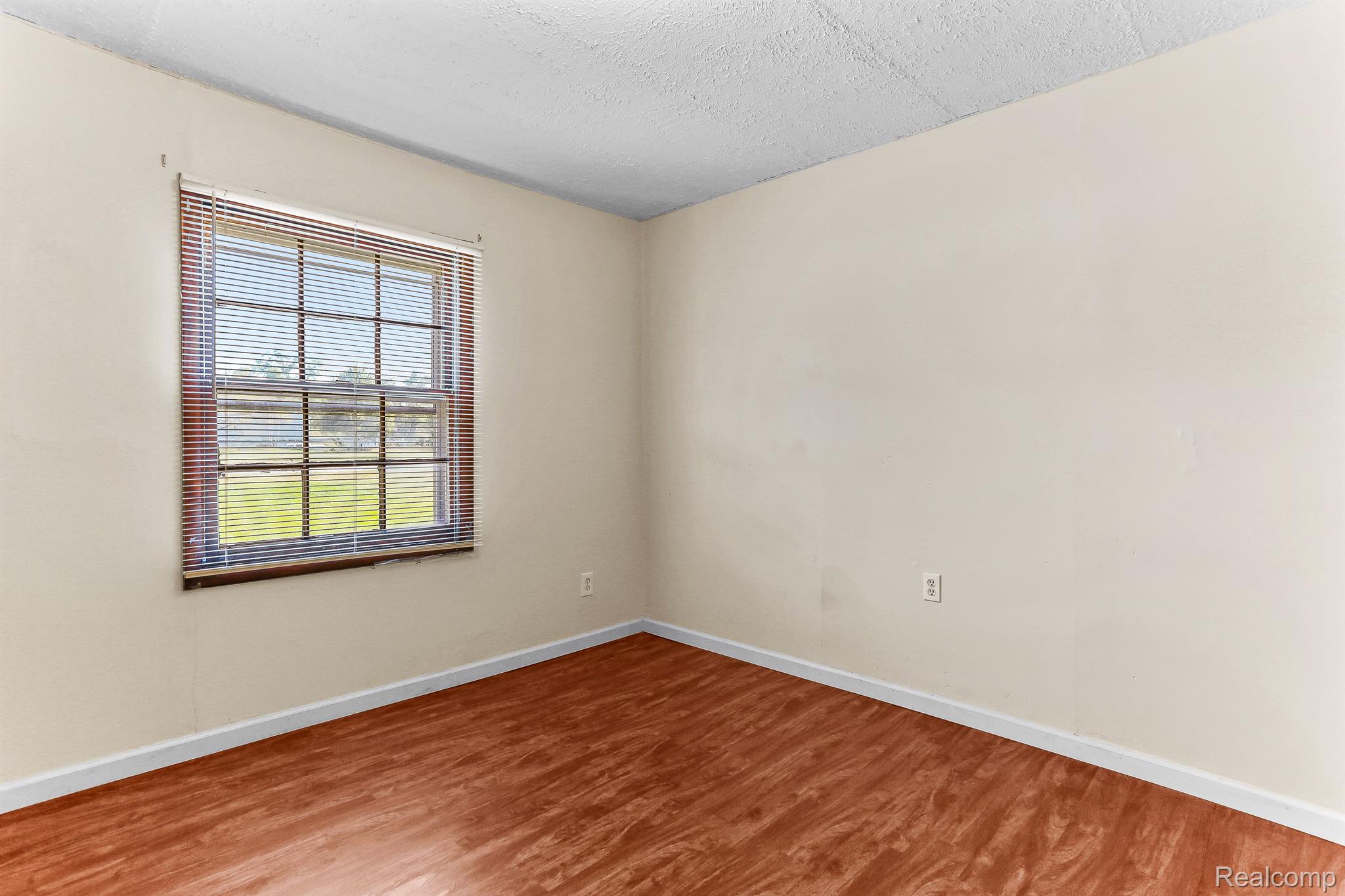 23863 Middlebelt Road Farmington, MI 48336 - Photo 8 of 22 Bedroom