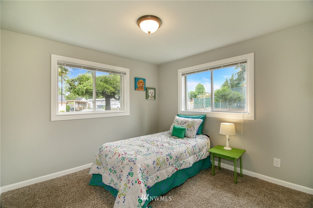 3715 Northeast 7th Street Renton, WA 98056 - Photo 14 of 15