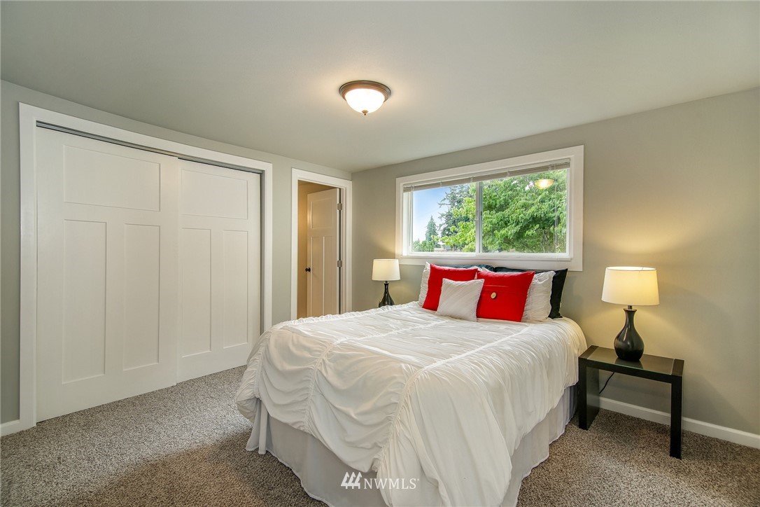 3715 Northeast 7th Street Renton, WA 98056 - Photo 9 of 15