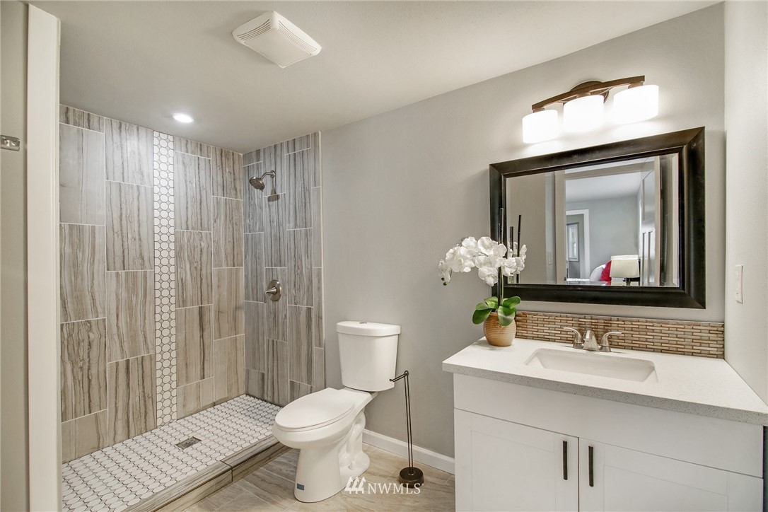3715 Northeast 7th Street Renton, WA 98056 - Photo 10 of 15