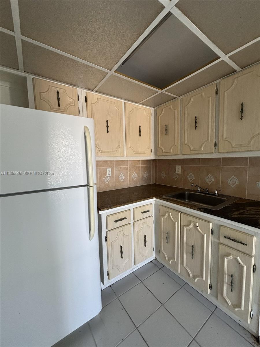 8425 Harding Avenue, Unit 5 Miami Beach, FL 33141 - Photo 7 of 16