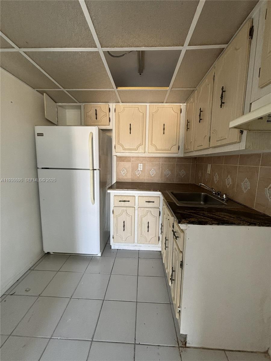 8425 Harding Avenue, Unit 5 Miami Beach, FL 33141 - Photo 8 of 16