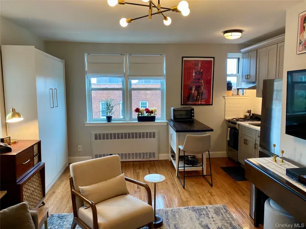 $184,000 | 22 Mulford Place, Unit 5C, Hempstead, NY 11550