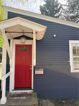 $2,500 | 2 Burrs Lane, Providence, RI 02904