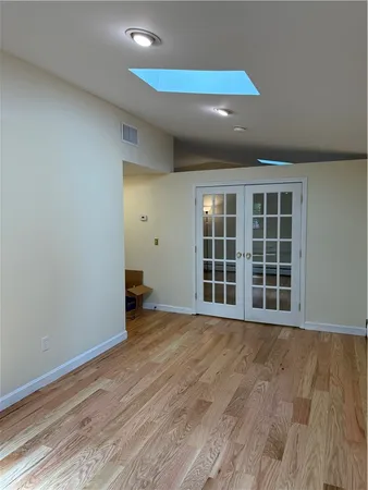 $2,500 | 2 Burrs Lane, Providence, RI 02904
