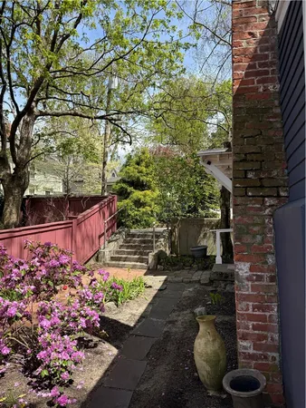 $2,500 | 2 Burrs Lane, Providence, RI 02904