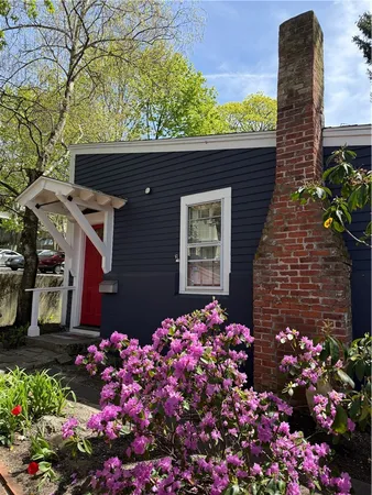 $2,500 | 2 Burrs Lane, Providence, RI 02904