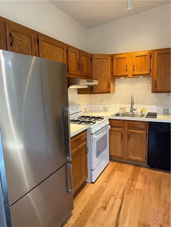 $2,500 | 2 Burrs Lane, Providence, RI 02904