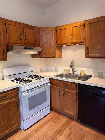 $2,500 | 2 Burrs Lane, Providence, RI 02904